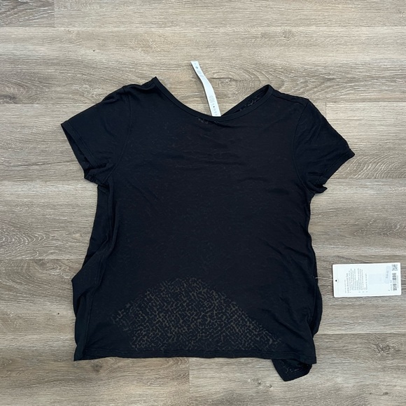 Lululemon back tie t-Shirt - Picture 1 of 5